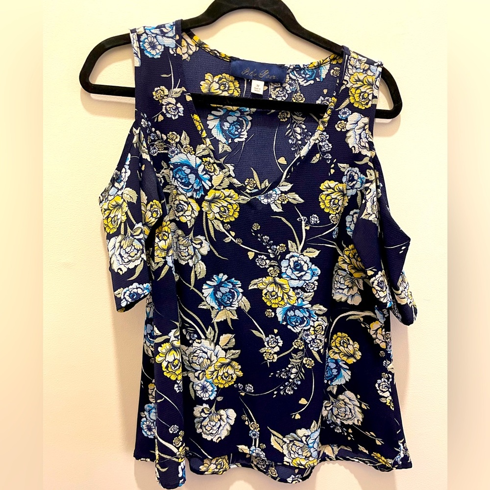Cold Shoulder Summer Top | Size M